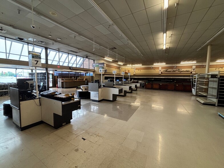 4526 W Western Ave, South Bend, IN à vendre - Photo du bâtiment - Image 2 de 6