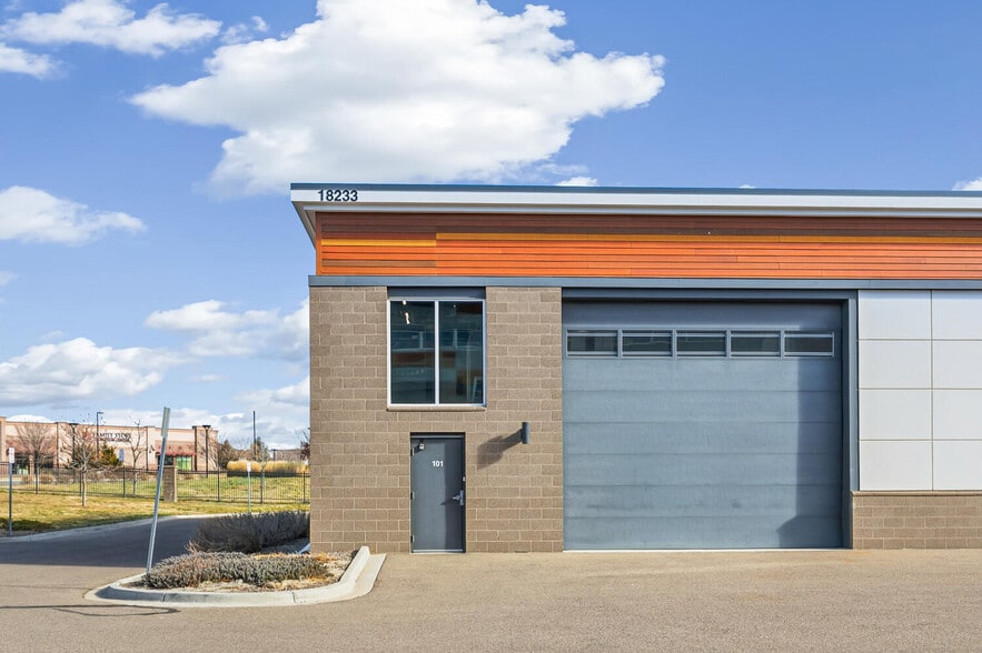 18233 Lincoln Meadows Pky, Parker, CO à vendre - Photo du bâtiment - Image 2 de 26