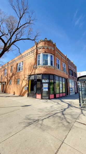 3901 W Fullerton Ave, Chicago, IL à louer - Photo du bâtiment - Image 2 de 22