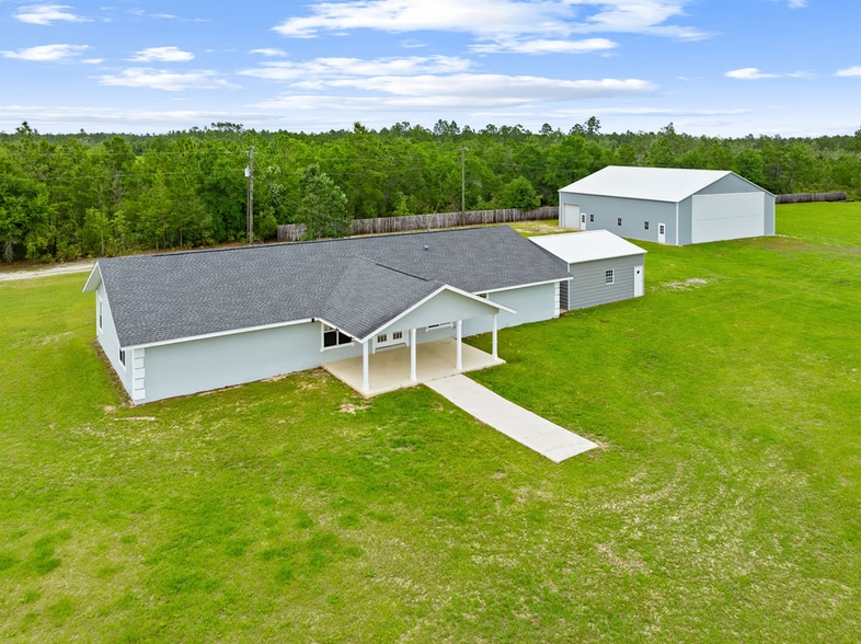 22303 Longleaf Rd NW, Fountain, FL for sale - Building Photo - Image 3 of 9