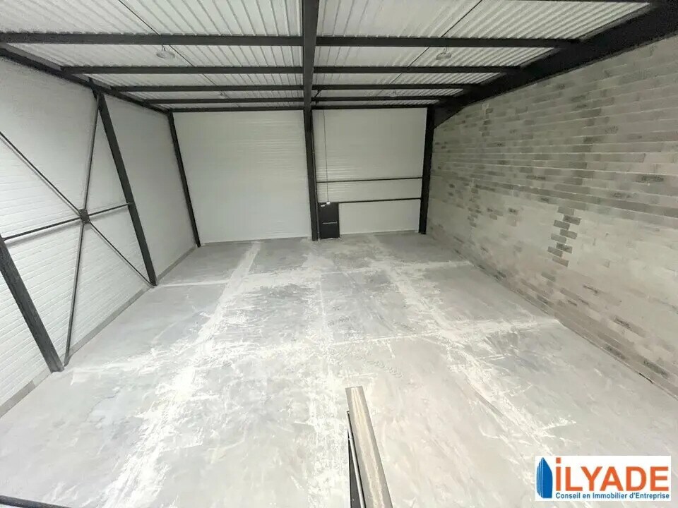 Flex in Gardanne for lease Interior Photo- Image 1 of 11