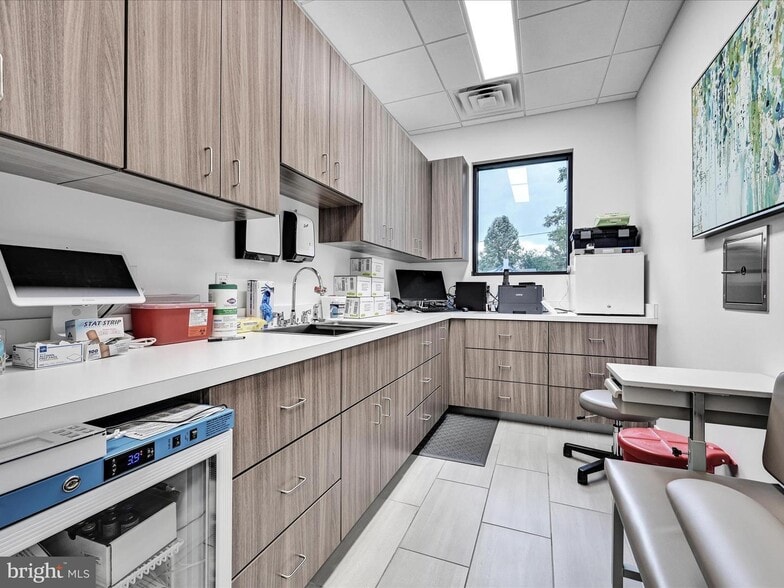 742 E Main St, Annville, PA à louer - Photo du bâtiment - Image 3 de 11