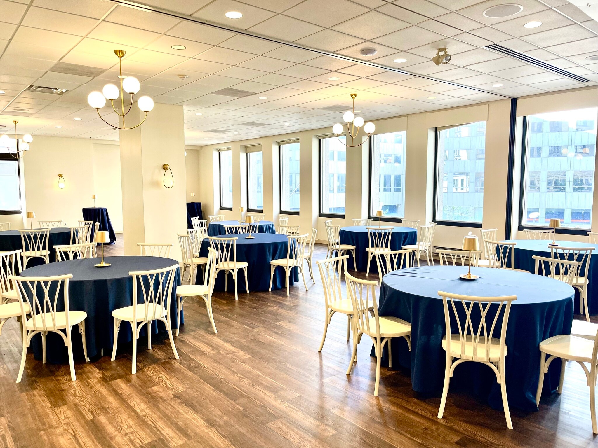 850 Euclid Ave, Cleveland, OH for lease Interior Photo- Image 1 of 11