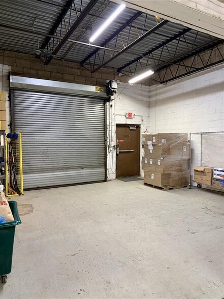 45 Saint Johns Pl, Freeport, NY à vendre - Photo intérieure - Image 2 de 8