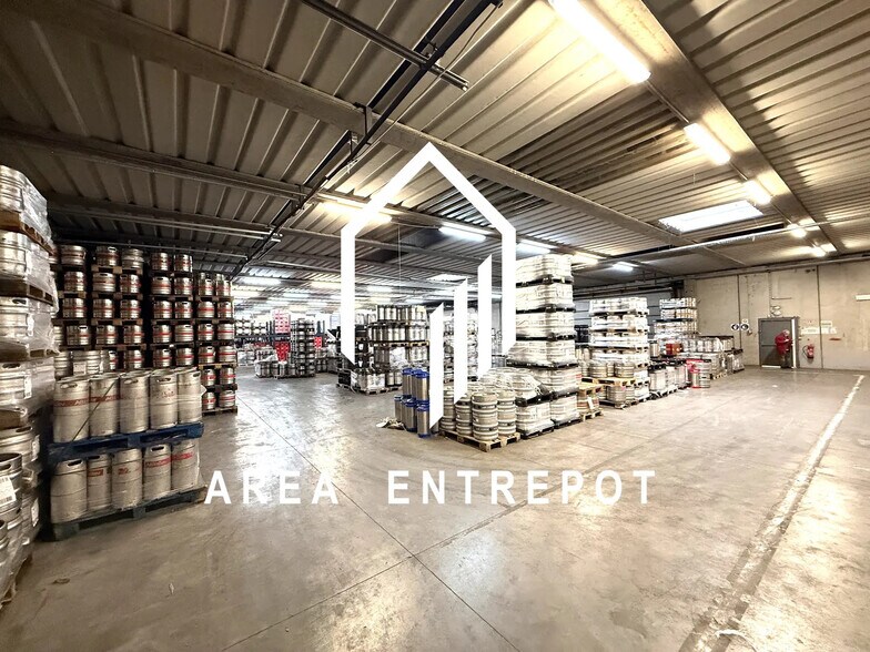 Industrial in Marseille for lease - Interior Photo - Image 2 of 8