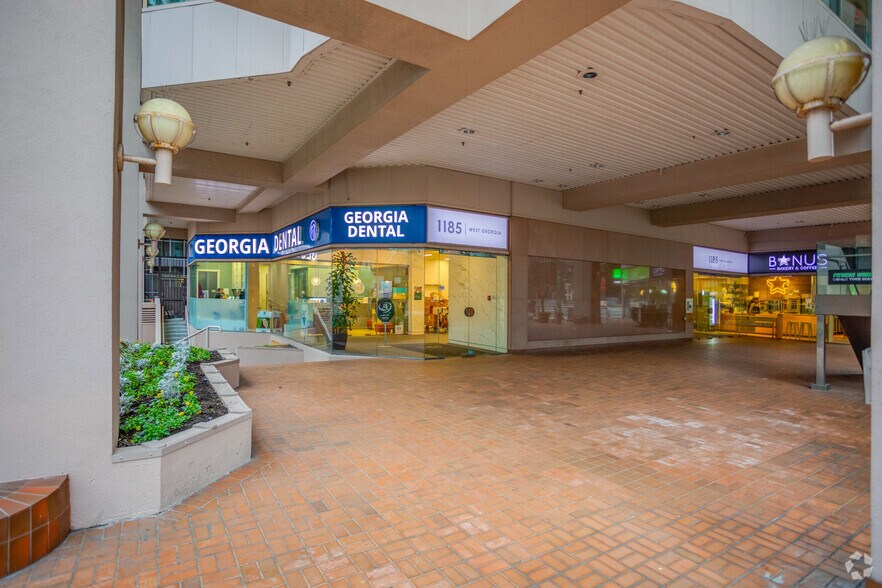 1185 W Georgia St, Vancouver, BC à louer - Photo du bâtiment - Image 2 de 7