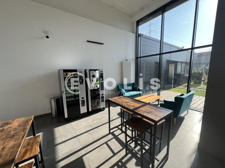Office in Rosny Sous Bois for lease - Interior Photo - Image 2 of 13
