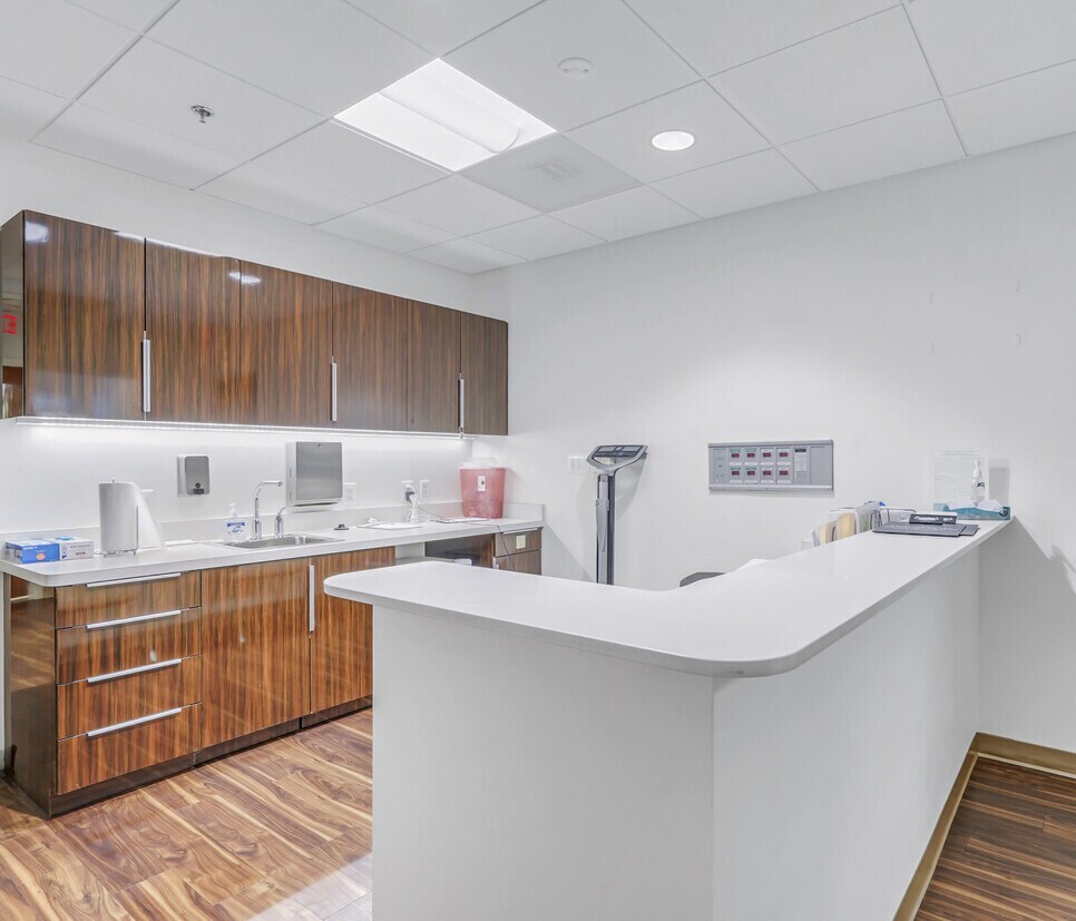 1850 Town Center Dr, Reston, VA 20190 - Unité 650 -  - Photo intérieure - Image 1 of 3