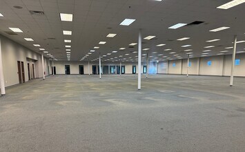 9628 Forest Hills Rd, Machesney Park, IL for lease Building Photo- Image 2 of 20