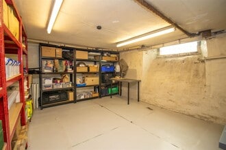 22 Buccleuch St, Hawick for lease Interior Photo- Image 2 of 13