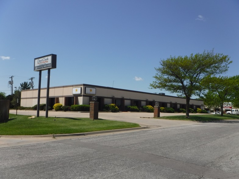 7803 E Osie St, Wichita, KS for lease - Building Photo - Image 2 of 5