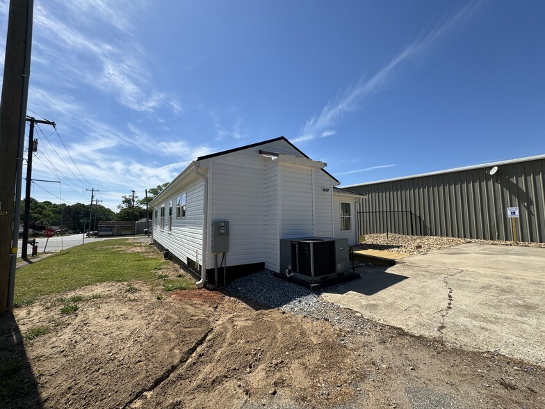 1311 S Murray Ave, Anderson, SC for lease - Building Photo - Image 3 of 19