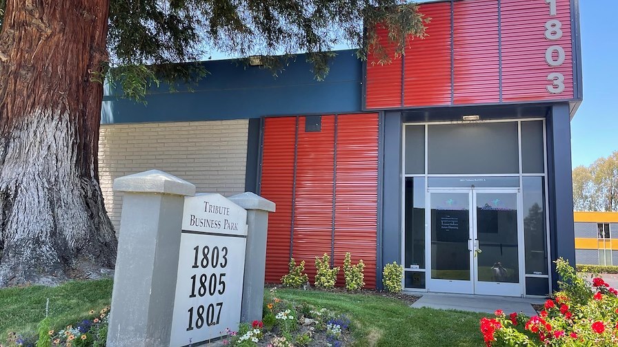 1803 Tribute Rd, Sacramento, CA à vendre - Photo du bâtiment - Image 2 de 7