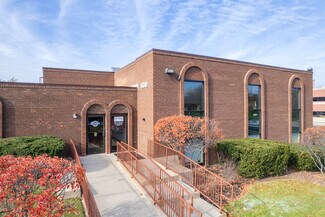 Plus de détails pour 600 N First Bank Dr, Palatine, IL - Bureau à vendre