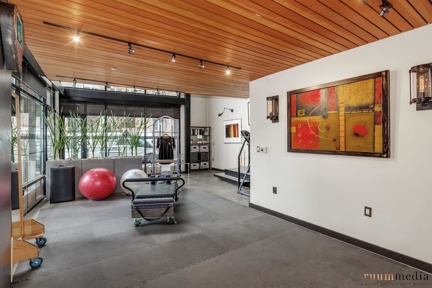 1030 NW 12th Ave, Portland, OR for lease - Interior Photo - Image 2 of 29