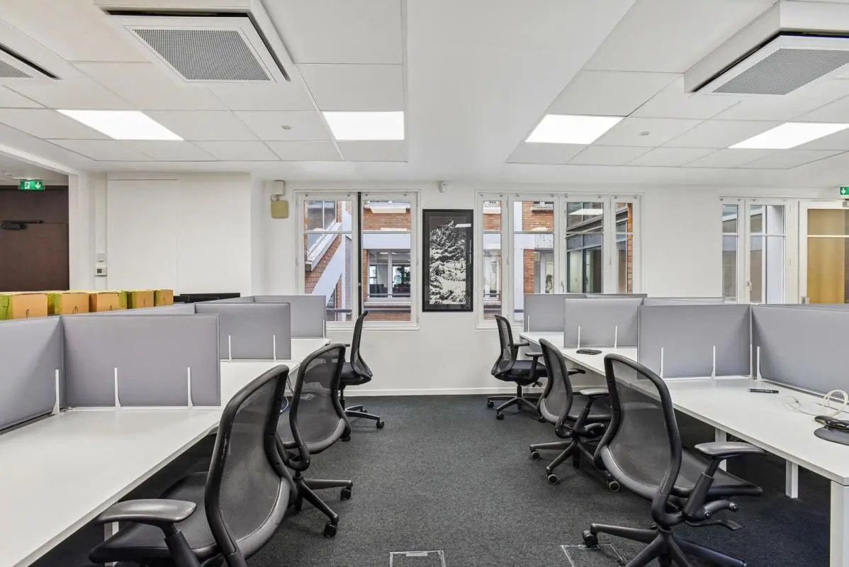 9 Rue Du Faubourg Saint-Honoré, Paris à louer Photo intérieure- Image 1 de 7