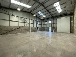 1-4 Diamond Way, Stone for lease Interior Photo- Image 2 of 2