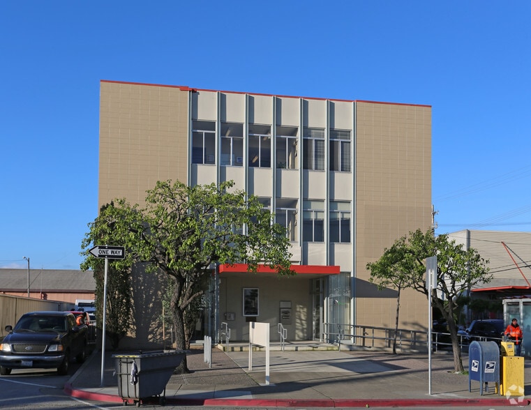 2095 Jerrold Ave, San Francisco, CA à louer - Photo du bâtiment - Image 2 de 3