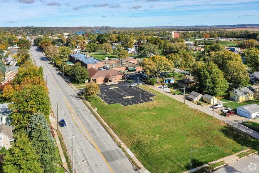 7909 N 30th St, Omaha, NE for lease - Building Photo - Image 3 of 8