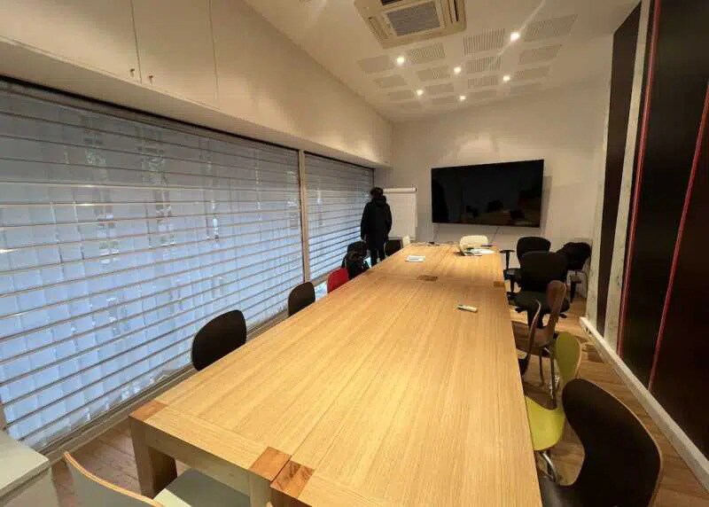 Retail in Paris for sale - Interior Photo - Image 2 of 7