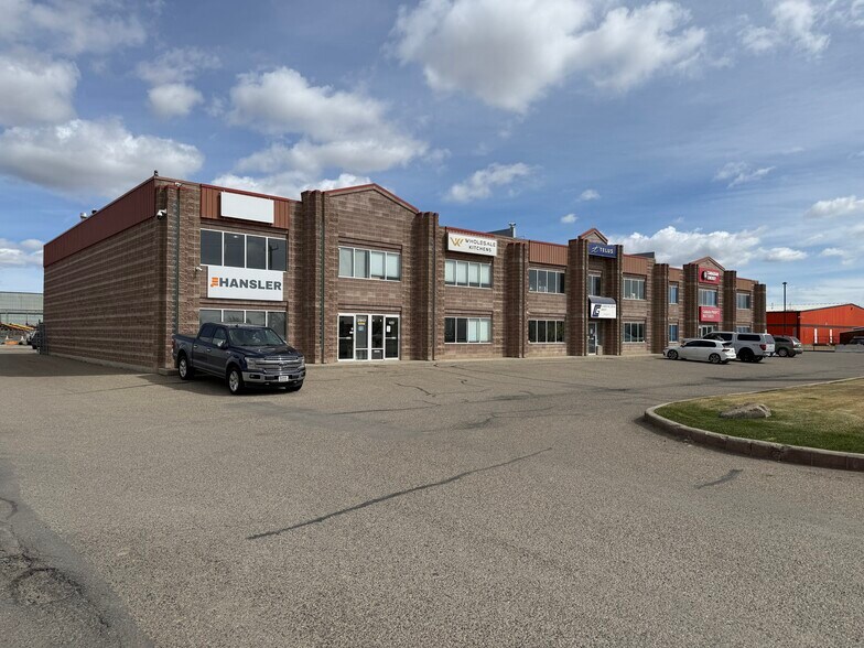 2843 2 Av N, Lethbridge, AB à louer - Photo du bâtiment - Image 2 de 14