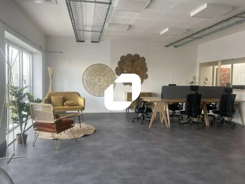 Bureau dans Bègles à louer - Photo du bâtiment - Image 1 de 7