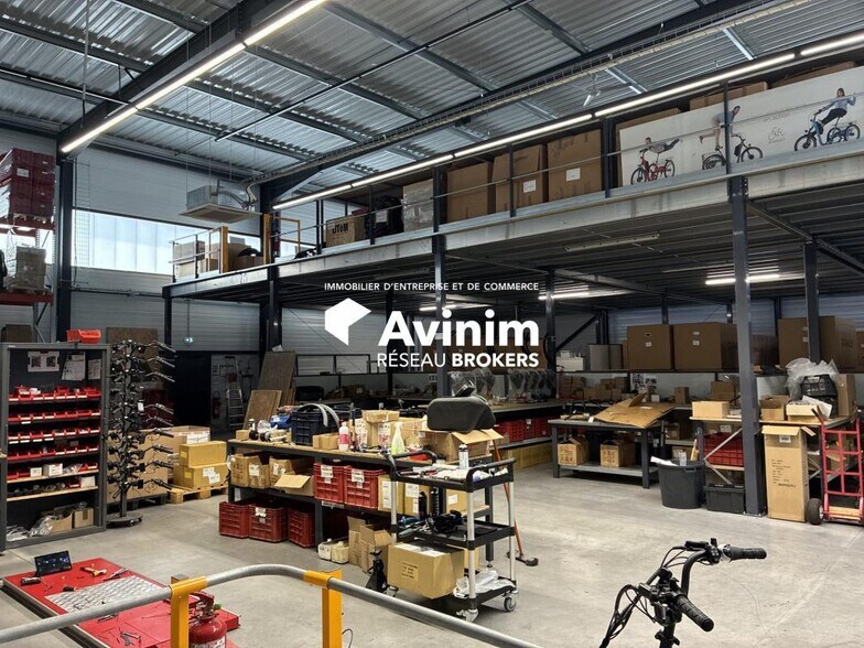 Industrial in Miramas for lease - Building Photo - Image 2 of 16