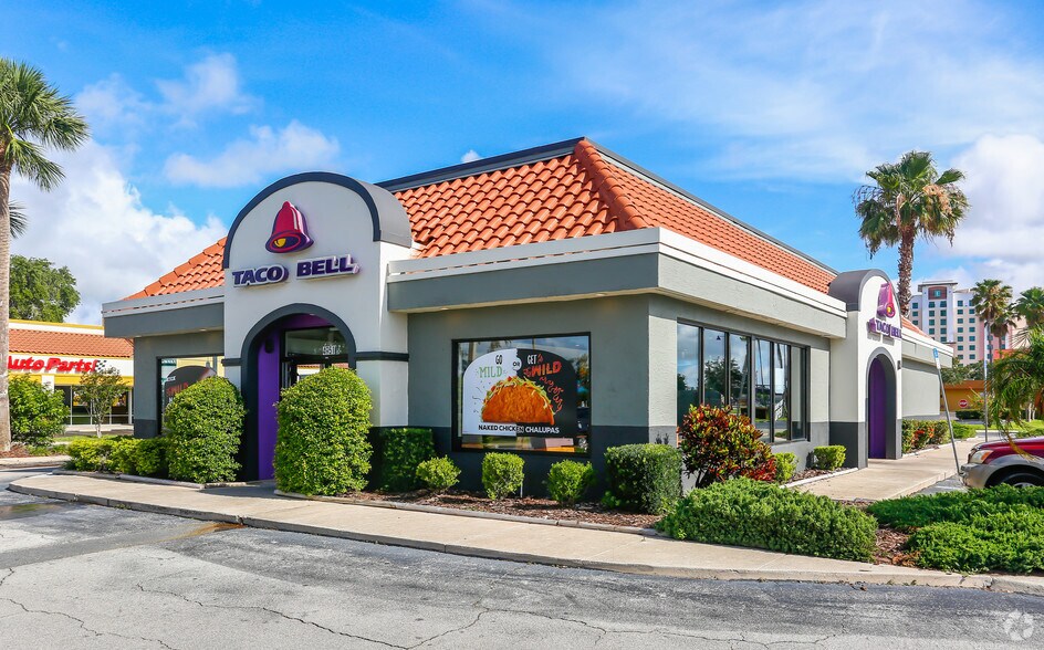 4955 W Irlo Bronson Memorial Hwy, Kissimmee, FL à louer - Photo principale - Image 2 de 4