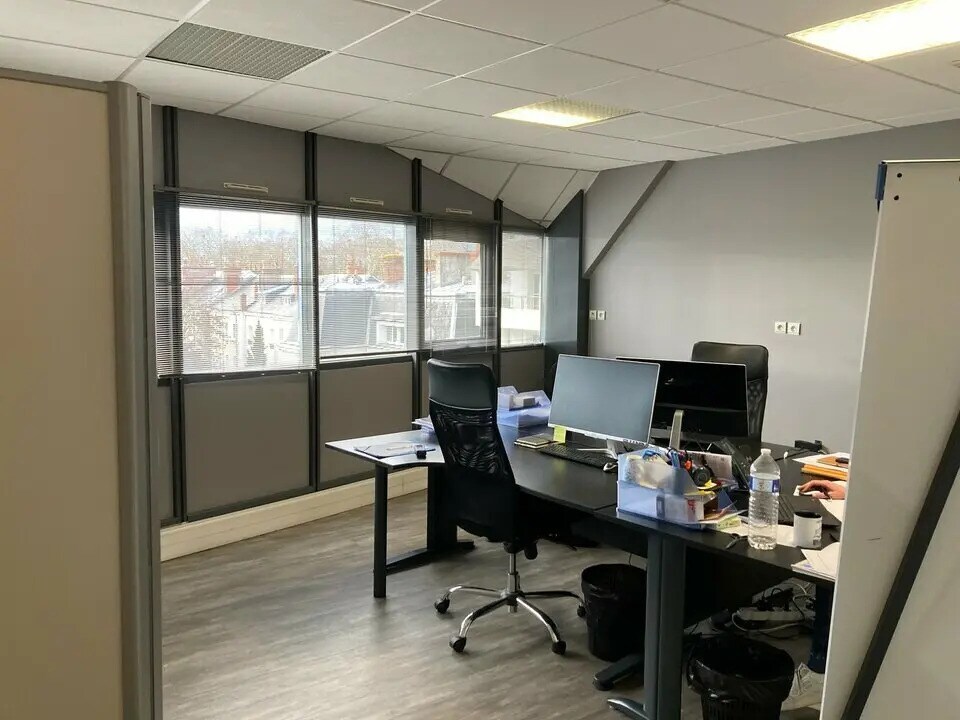 Office in Tours for lease Building Photo- Image 1 of 6