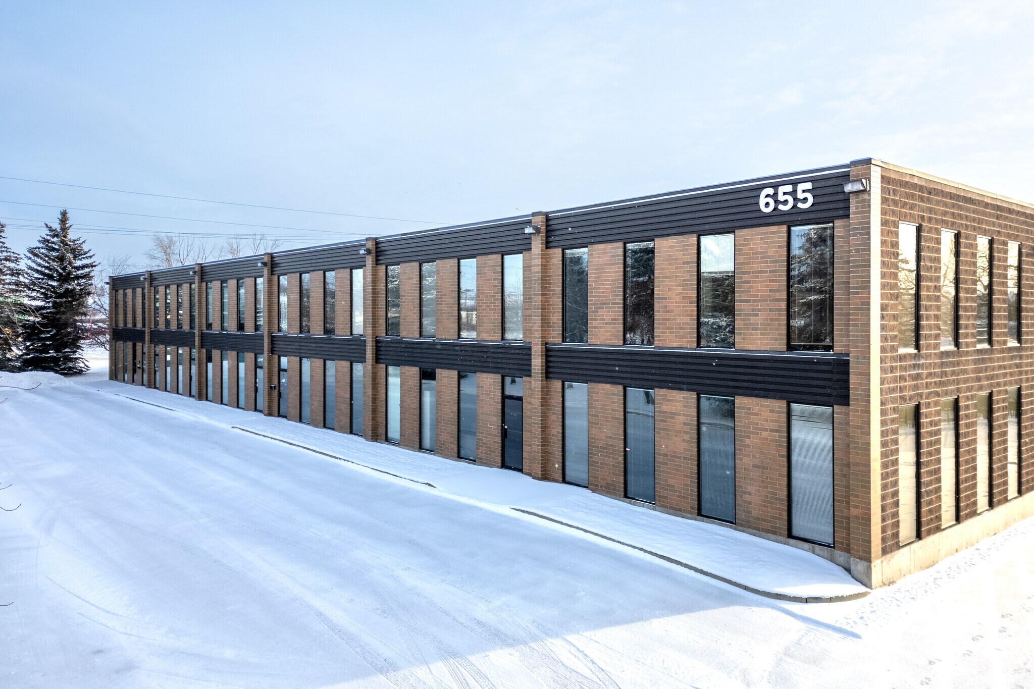 655 42nd Ave NE, Calgary, AB for lease Building Photo- Image 1 of 4