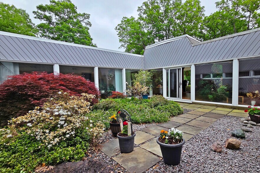 5315 Backlick Rd, Springfield, VA à vendre - Photo du bâtiment - Image 2 de 25
