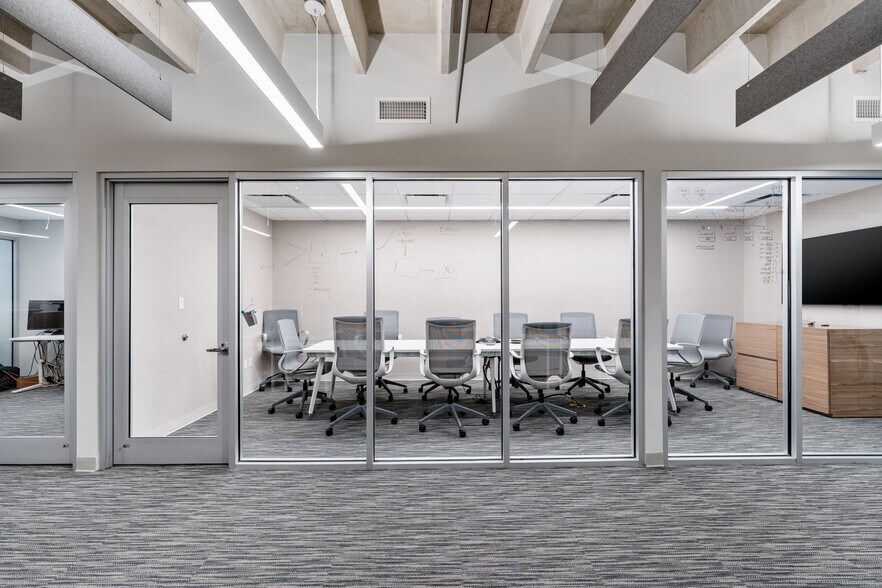 3111 Ponce De Leon Blvd, Coral Gables, FL à louer - Photo du bâtiment - Image 3 de 11