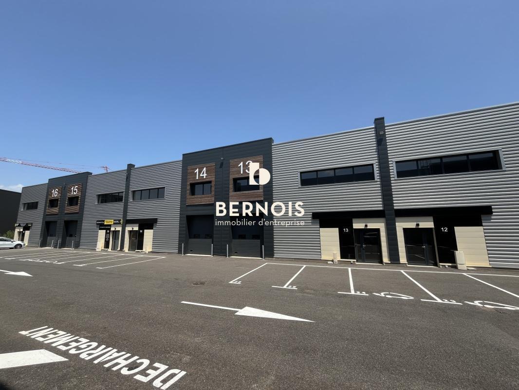 Flex in Brignoles for lease Building Photo- Image 1 of 20