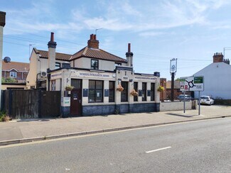Plus de détails pour 65 Beccles Rd, Great Yarmouth - Commerce de détail à louer
