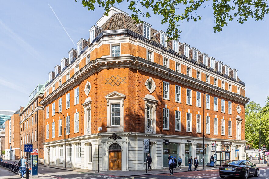 16 Upper Woburn Pl, Londres à louer - Photo du bâtiment - Image 2 de 14