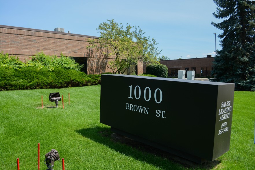 1000 Brown St, Wauconda, IL for sale - Building Photo - Image 1 of 1