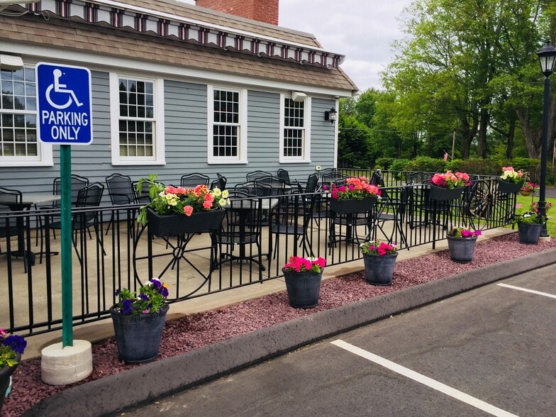 6 Hartland Blvd, East Hartland, CT à vendre - Photo du bâtiment - Image 3 de 15