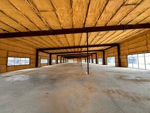 17085 - 17087 N Texas Ave, Webster, TX for lease Interior Photo- Image 2 of 3