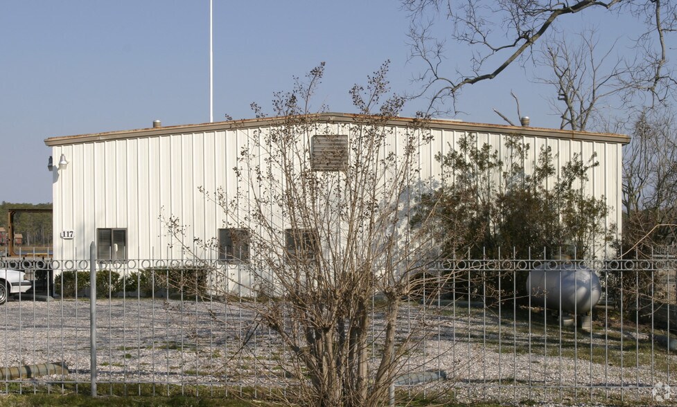 117 Shirley Rd, Seaford, VA à vendre - Photo du bâtiment - Image 2 de 45