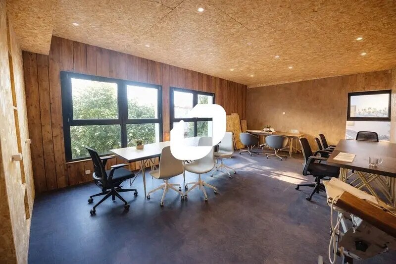 Rue Amedée Gordini, Magny-les-Hameaux for lease - Interior Photo - Image 3 of 4
