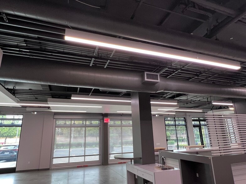 9400 Corbin Ave, Northridge, CA for lease - Interior Photo - Image 2 of 73