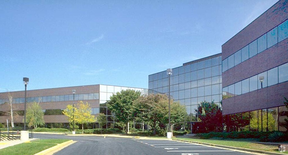 3877 Fairfax Ridge Rd, Fairfax, VA for lease - Building Photo - Image 2 of 7