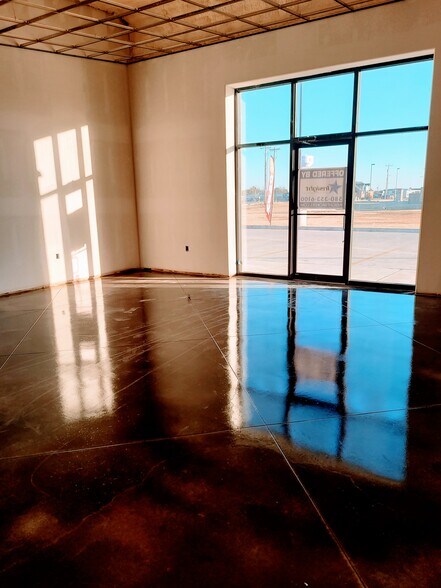 12887 Commerce Street, Elgin, OK à louer - Photo intérieure - Image 3 de 4