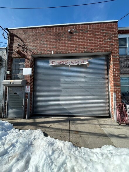 10324 101st St, Ozone Park, NY à vendre - Photo du bâtiment - Image 3 de 12