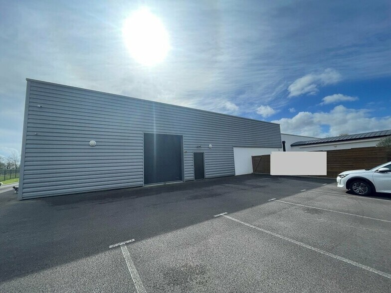 58 Rue Georges Charpak, Haute-Goulaine for sale - Building Photo - Image 3 of 10