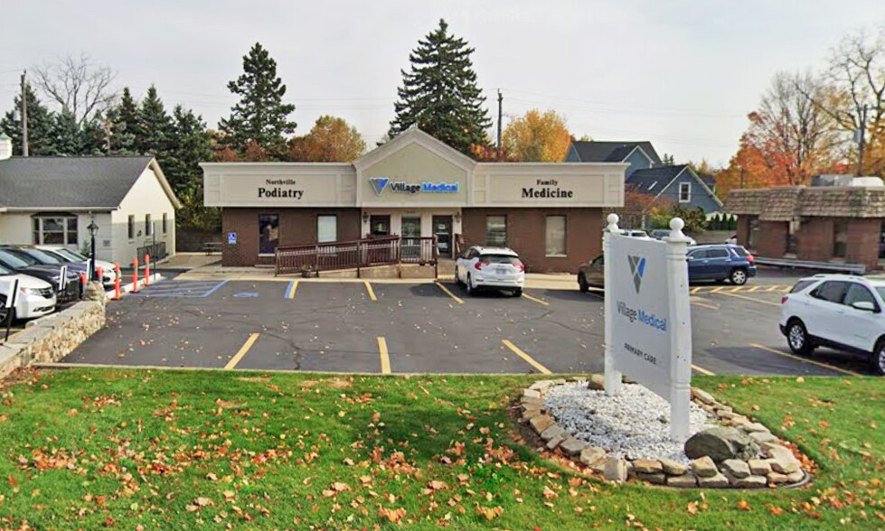 422 N Center St, Northville, MI à vendre - Photo du bâtiment - Image 1 de 10