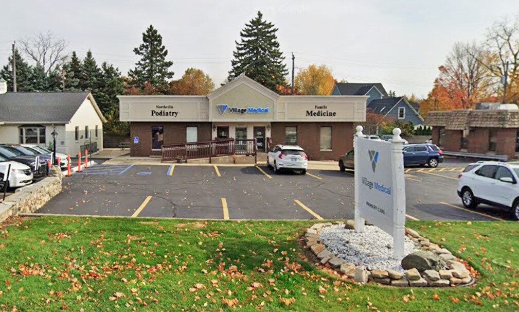 422 N Center St, Northville, MI à vendre Photo du bâtiment- Image 1 de 11