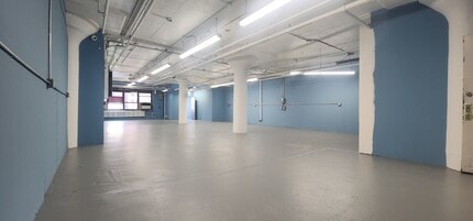 47-09 30th St, Long Island City, NY for lease Interior Photo- Image 1 of 9