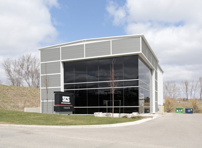 Plus de détails pour 6 Sereda Rd, Kitchener, ON - Local d'activités à louer