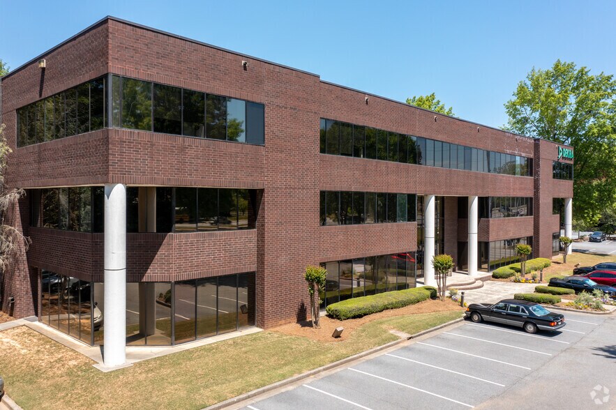 3901 Roswell Rd, Marietta, GA à louer - Photo du bâtiment - Image 1 de 5